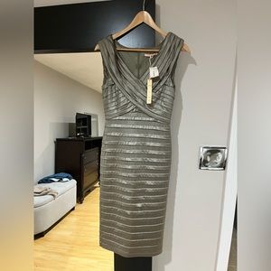 NWT Issue dress sz 6